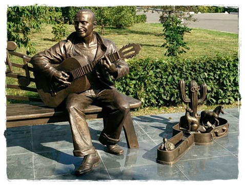 Скульптура Городской Музыкант