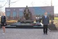 Мемориал героям ВОВ Шаркан 2015 г Мемориал героям ВОВ Шаркан 2015 г