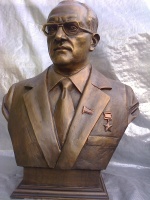 Бюст Андропова, автор Пауст Т.С. Н=90 см Бюст Андропова, автор Пауст Т.С. Н=90 см